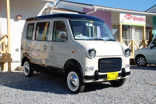 お洒落な軽バン 色使いもオシャレな軽自動車です 茨城県冨田様 モデストで制作した事例集